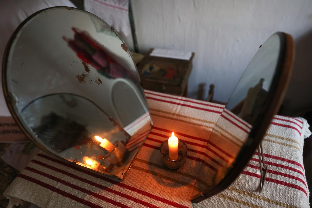 Московский художник поделился семейной историей про крещенские гадания