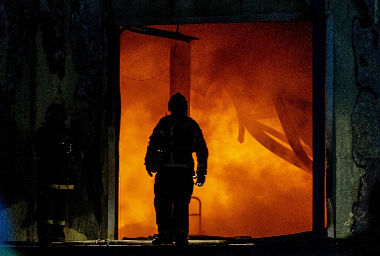 Женщина и ребенок погибли из-за пожара в частном доме в Подмосковье