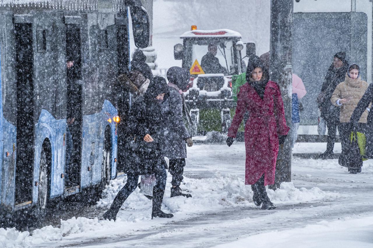 «Желтый» уровень погодной опасности продлили в Москве