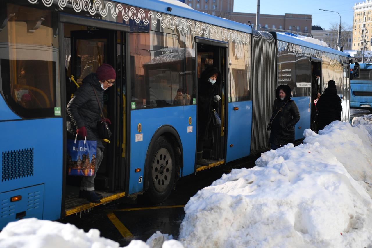 Москвичей предупредили об изменении графика работы транспорта в крещенскую ночь