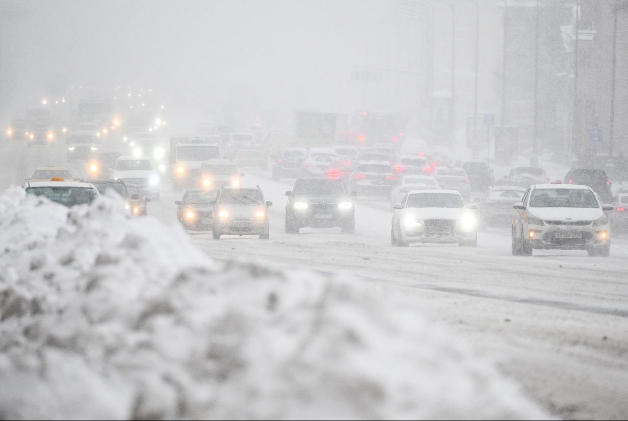 Автомобиль ассенизаторской службы рассмешил жителей Подмосковья