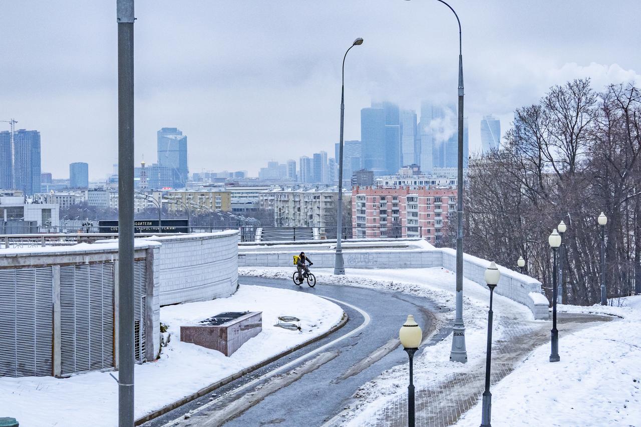 Москвичам спрогнозировали облачность и осадки