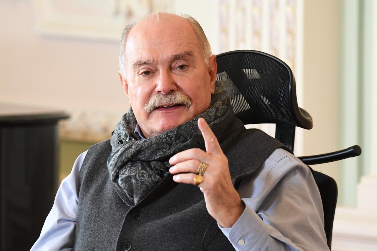 Выписанный из больницы Михалков сообщил дату своего возвращения на сцену