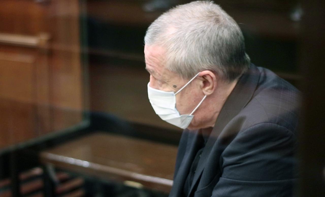 Сын Михаила Ефремова поддержал сидящего в колонии отца