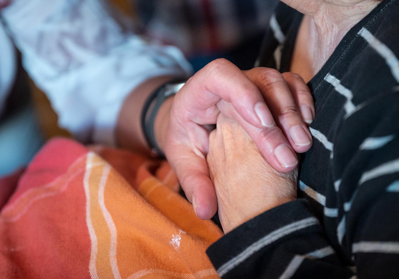 В программе Мясникова назвали неочевидный признак болезни Паркинсона