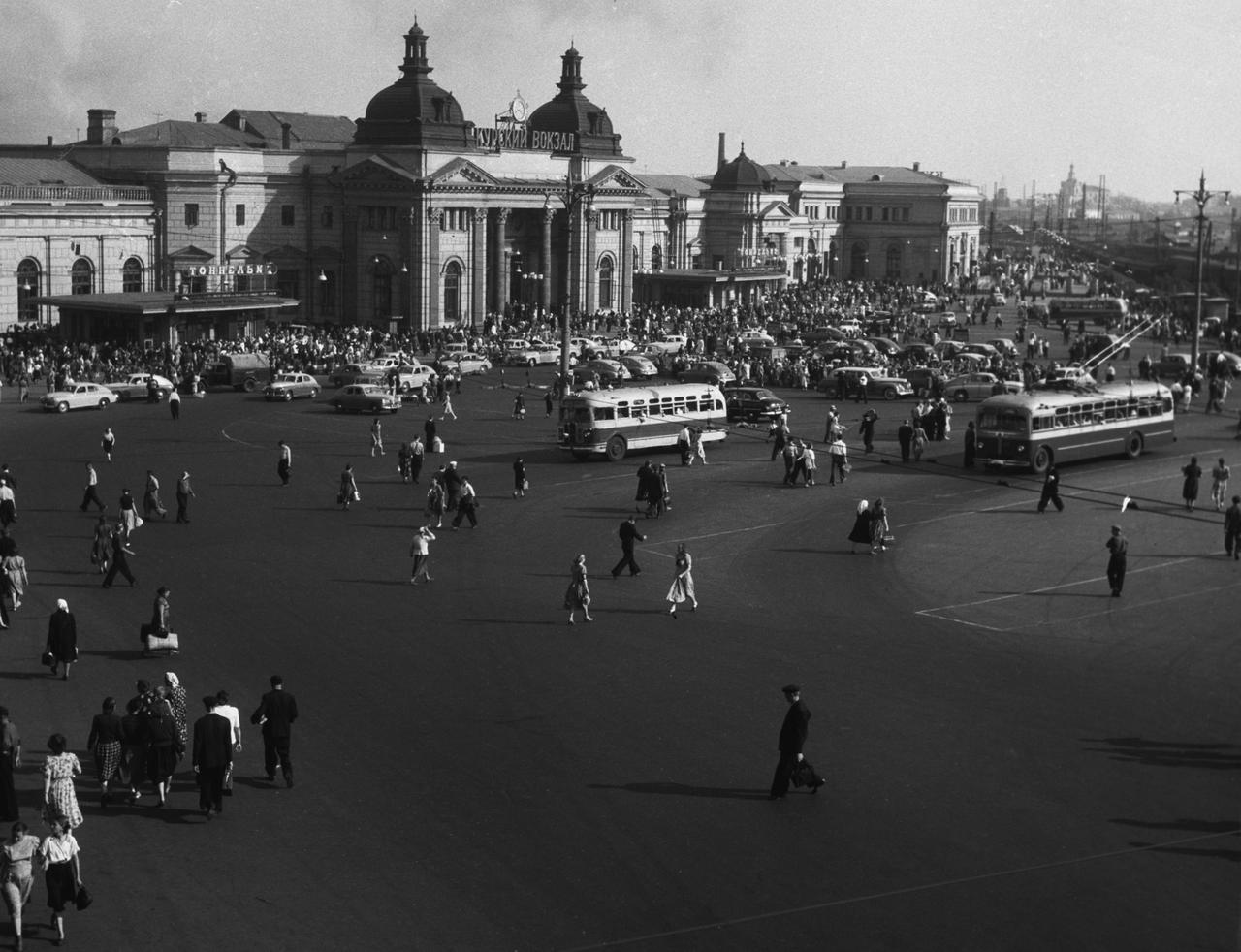 Москвичи раскритиковали один из первых больших ТЦ в столице