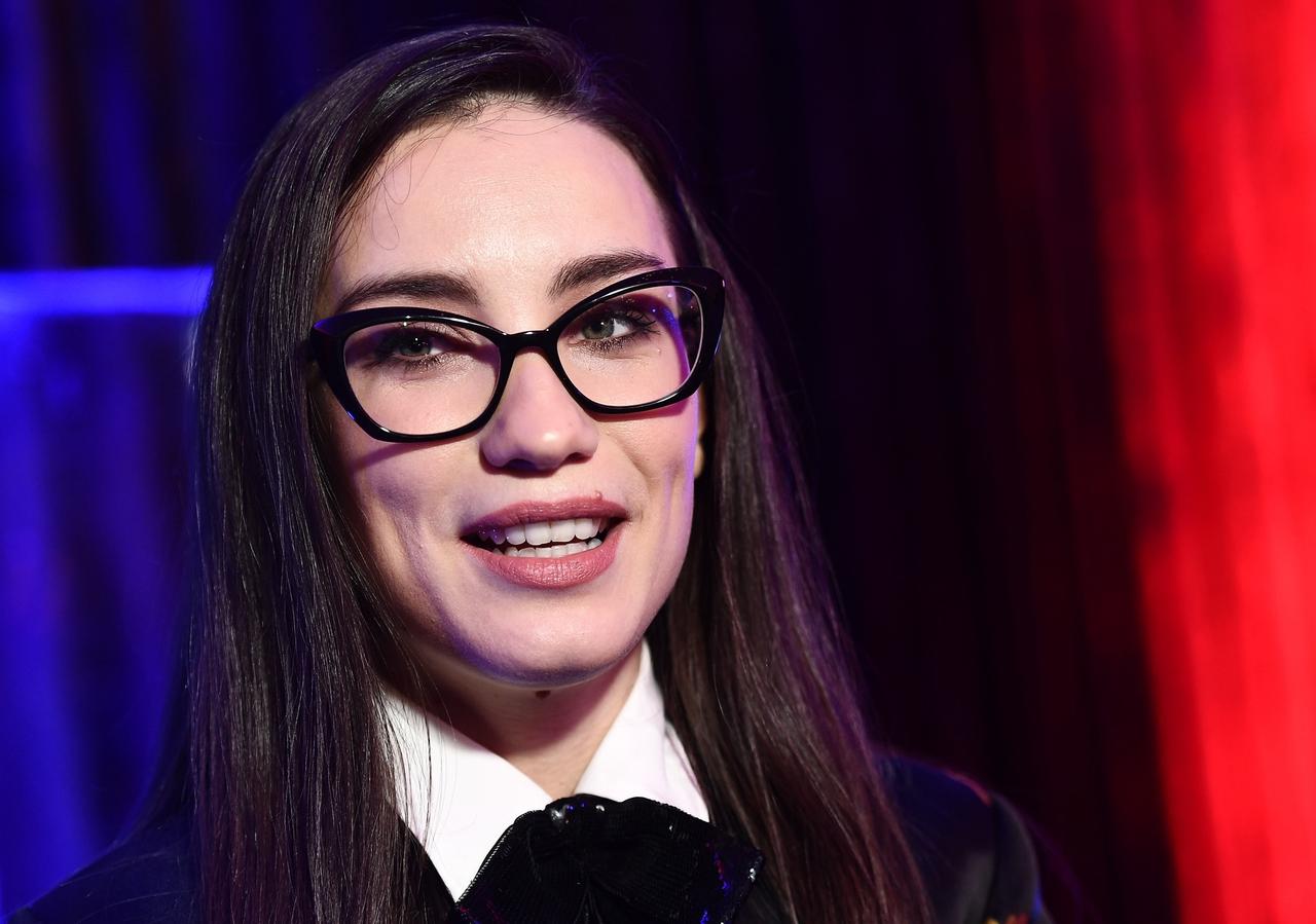 Виктория Дайнеко прошлась по беговой дорожке в туфлях на шпильке