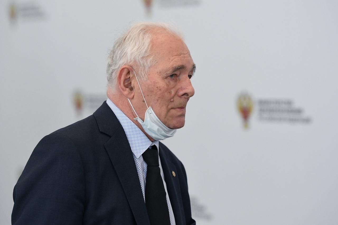 Стало известно о состоянии госпитализированного Леонида Рошаля