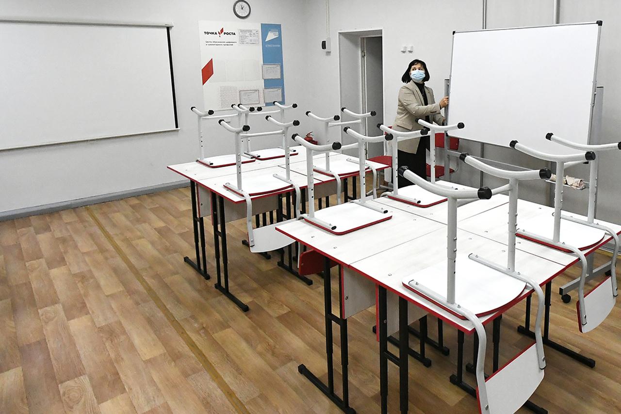 В Москве подросток пронес в школу пистолет с патронами