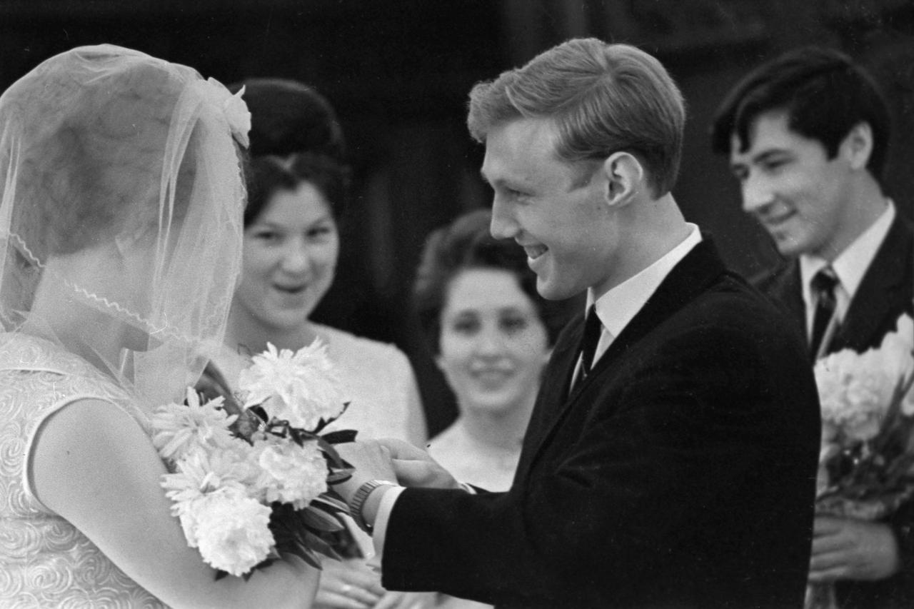 «А на свадьбе в коммуналке гуляло больше сотни человек…» Как жила и чему радовалась послевоенная московская Мещанка