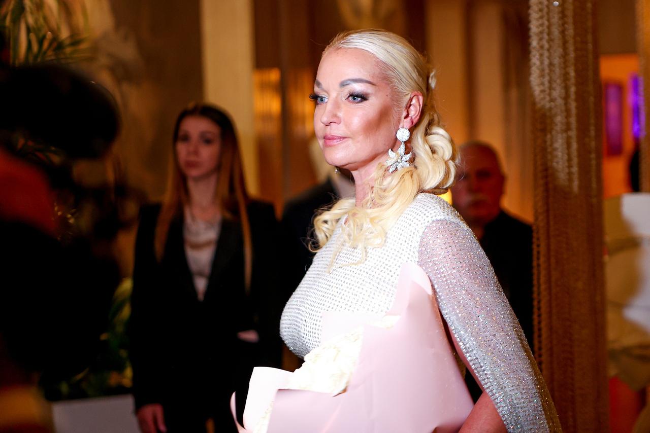 Анастасия Волочкова призналась в отсутствии врожденной растяжки и гибкости