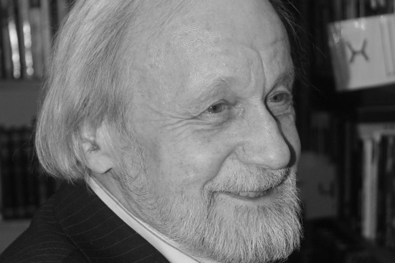 Известный профессор-биолог умер после неудачного падения