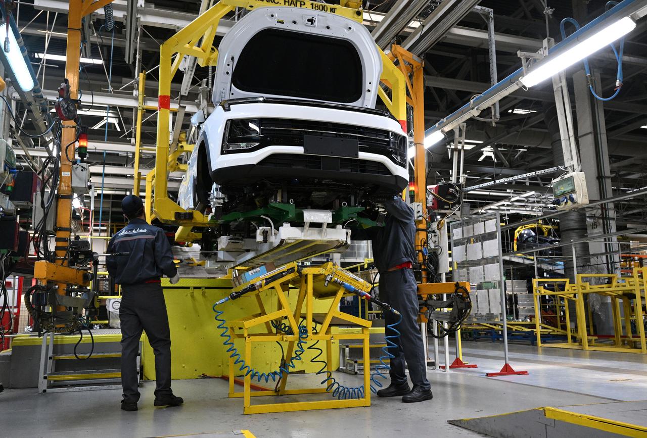 Гендиректор «Москвича» заявил о неизбежности роста цен на эти машины