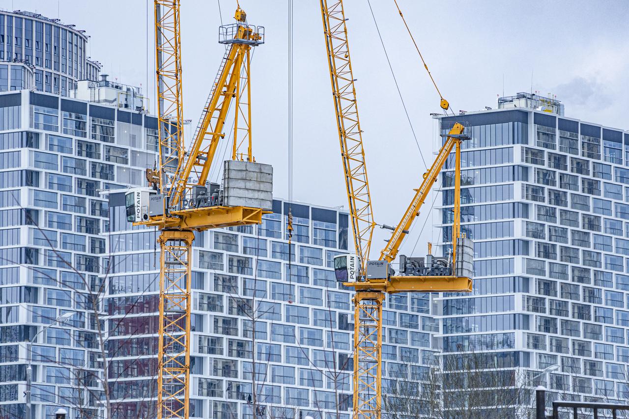 Названы районы Москвы с максимально подешевевшими новостройками