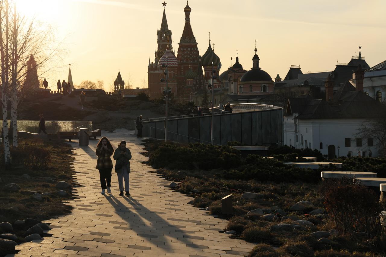 Жителей Москвы предупредили о перепадах температуры в выходные