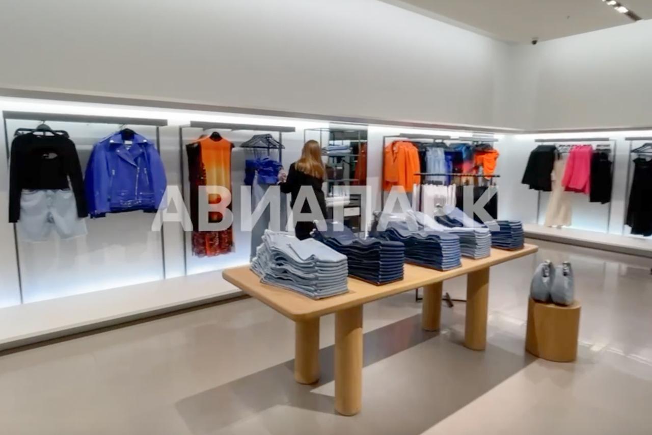 Открытие сменивших Zara и Pull&Bear магазинов в Москве попало на видео
