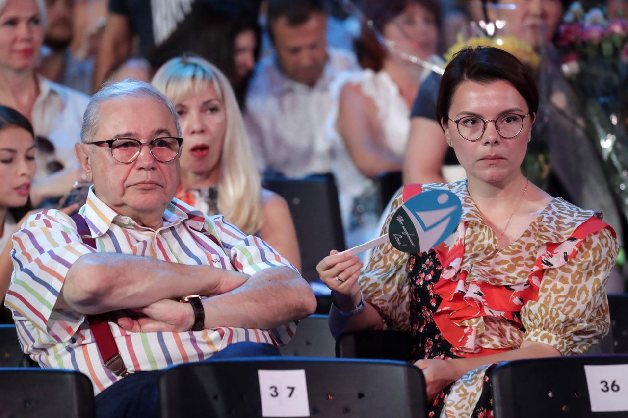 Стало известно о состоянии здоровья молодой жены Петросяна