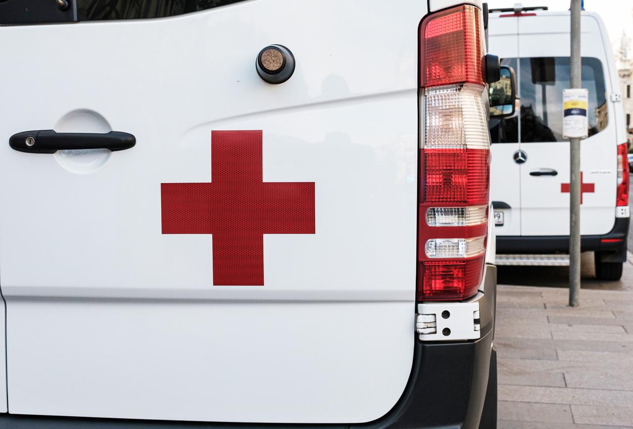 Трехлетний ребенок получил травмы в конфликте пьяной бабушки и отца в Москве