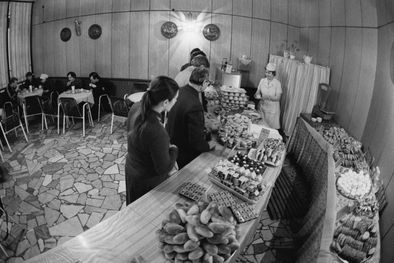 Москвичи определили самый лучший вид фастфуда во времена СССР