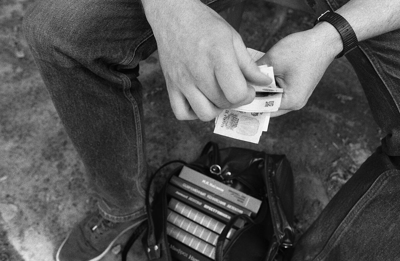 Раскрыта связь комиссионок и советских спекулянтов