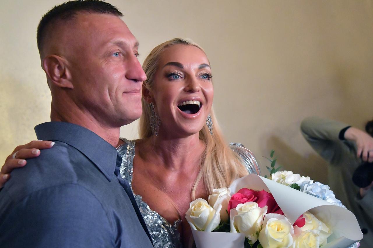 Экс-возлюбленный Волочковой жестоко избил свою жену