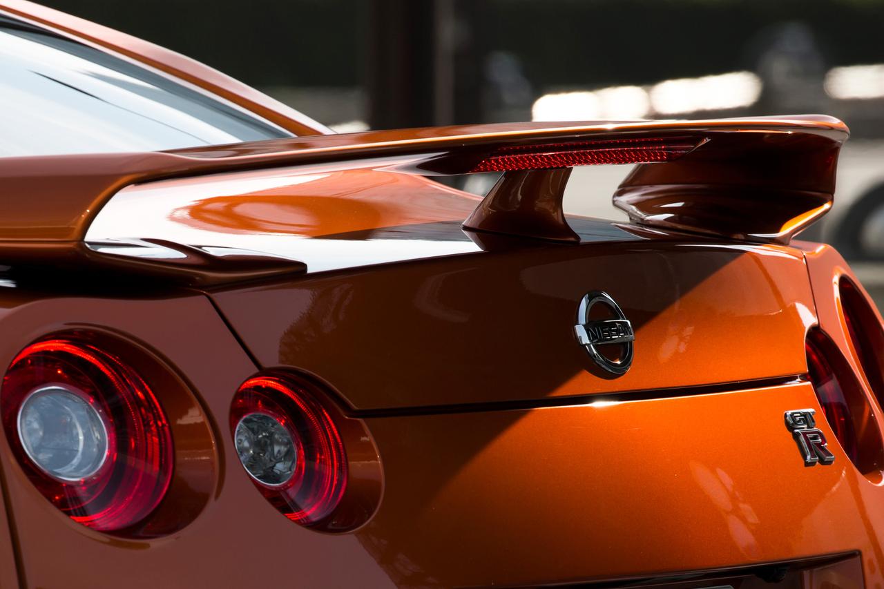 Москвича обманули на два миллиона рублей при покупке знаменитого спорткара