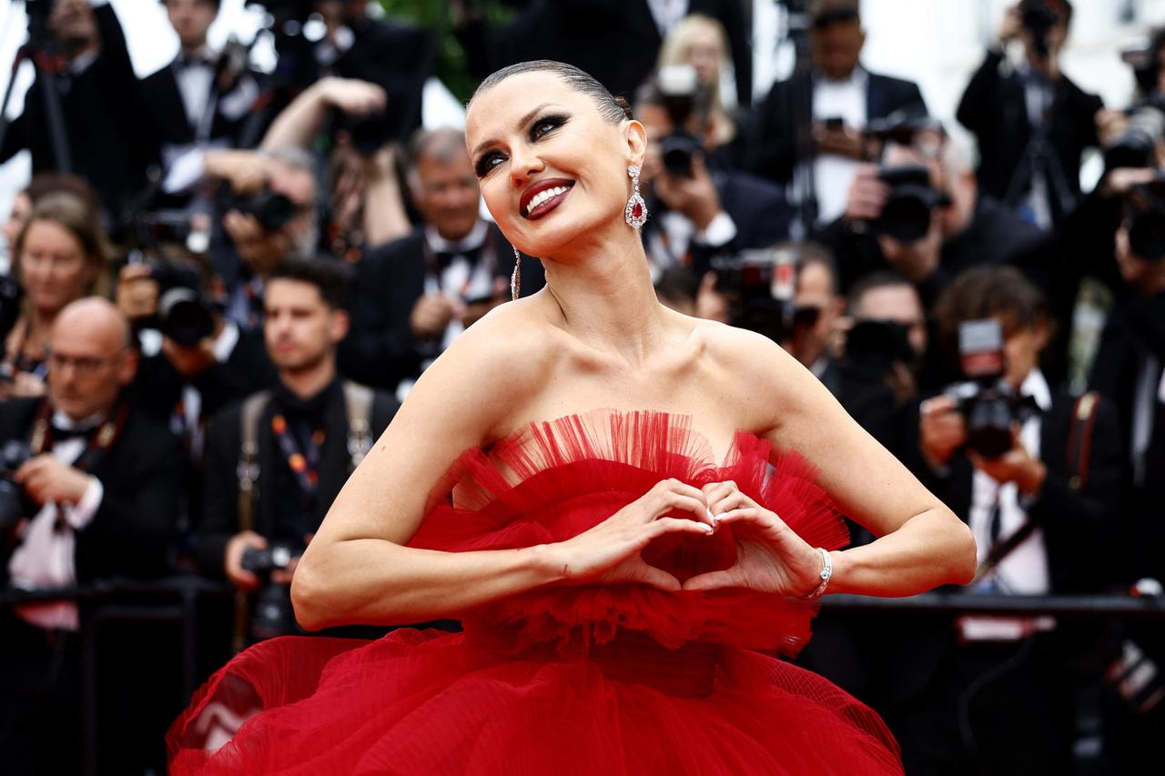 Виктория Боня ответила на критику своего образа в Каннах