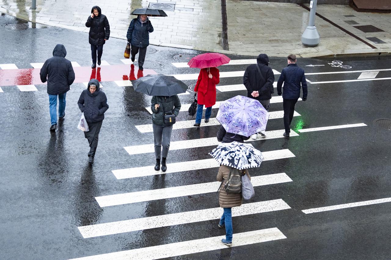 МЧС предупредило москвичей об опасной погоде