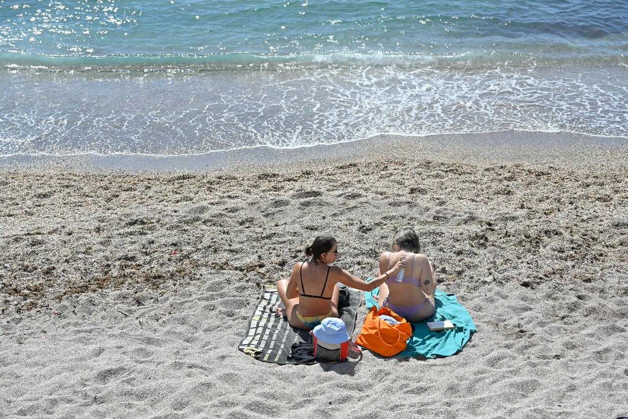 Эндокринолог предупредила о негативном побочном эффекте солнцезащитного крема