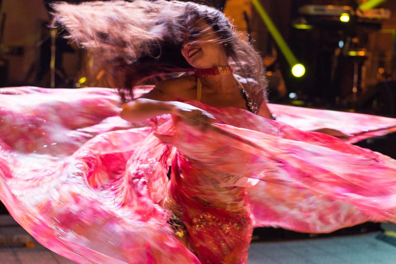 Известная танцовщица заявила о моде на танцы в офисах