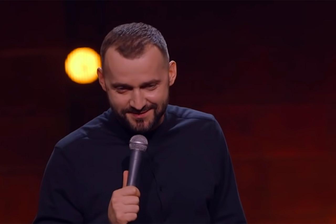 Стало известно местонахождение комика Руслана Белого