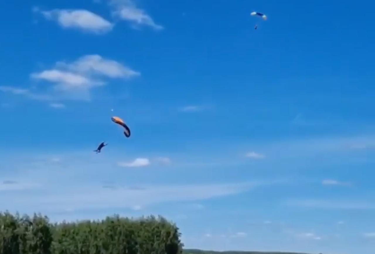 Смертельный прыжок с парашютом попал на видео в Подмосковье