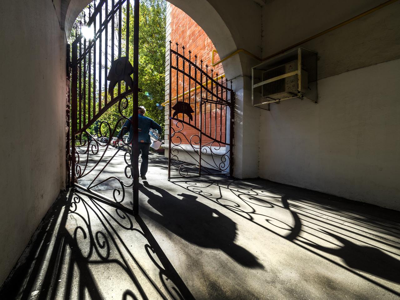 Магазин в сталинской высотке в Москве разозлил пользователей сети