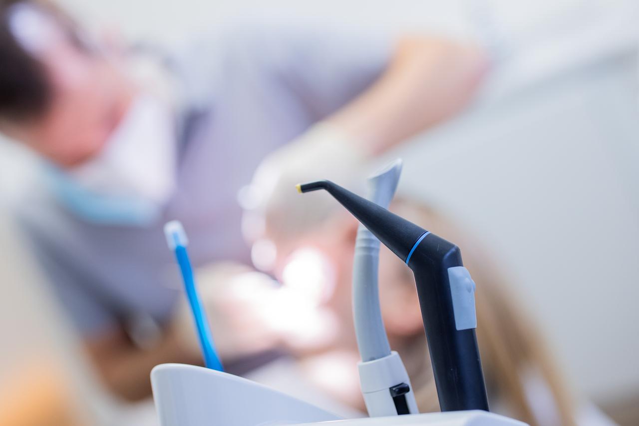 Стоматолог назвала основные способы устранения кровоточивости десен