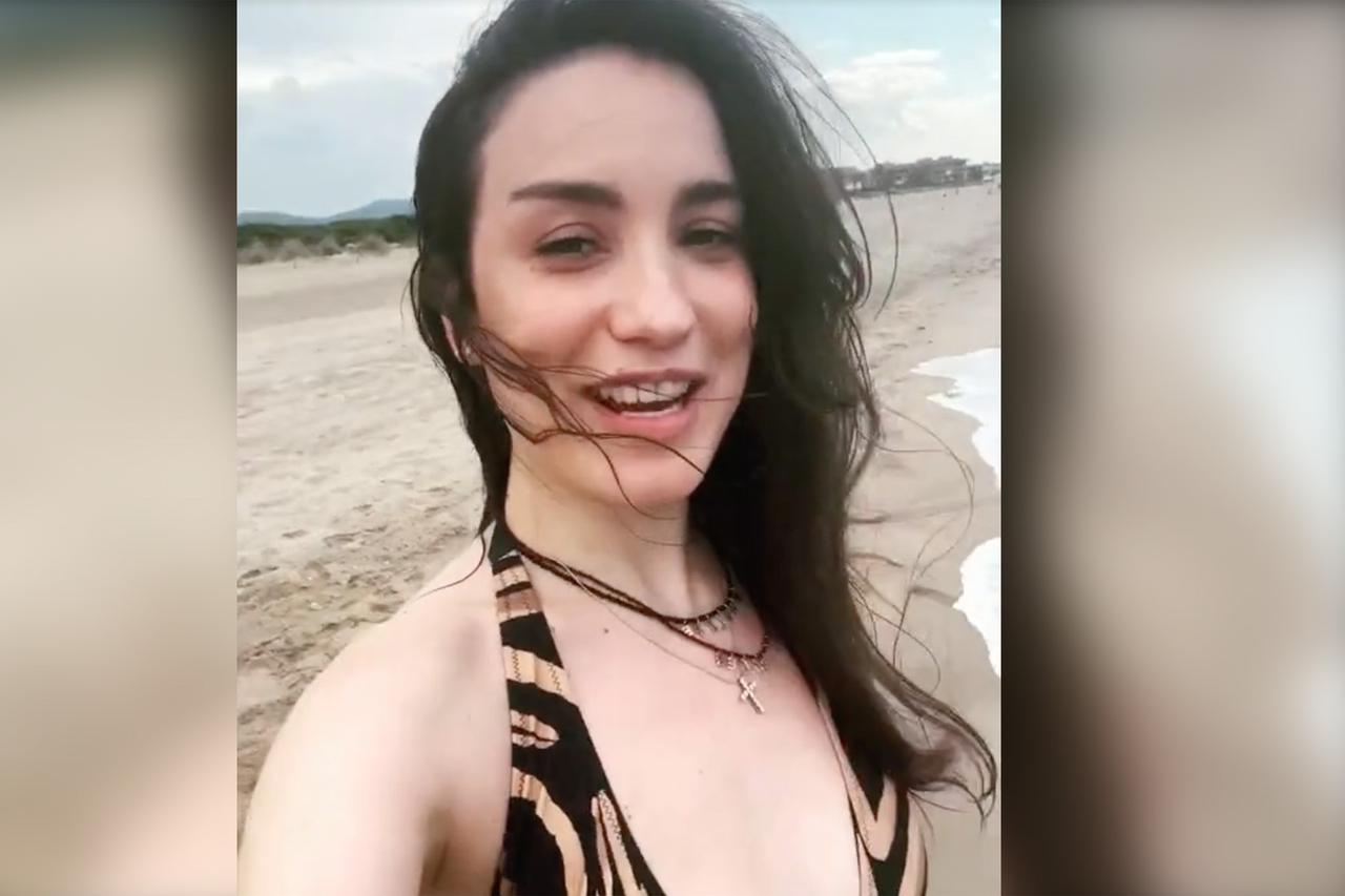 36-летняя Виктория Дайнеко показала фигуру в купальнике