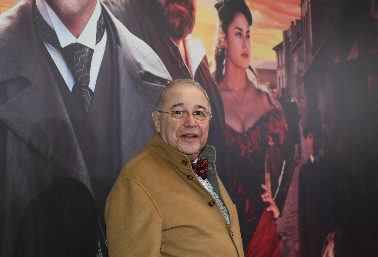 Молодая жена Петросяна назвала главные качества настоящего мужчины