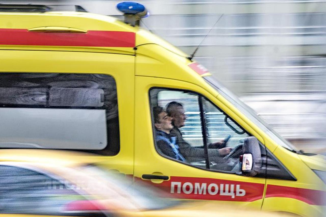 В Москве беременная женщина выпала из окна шестого этажа и осталась жива