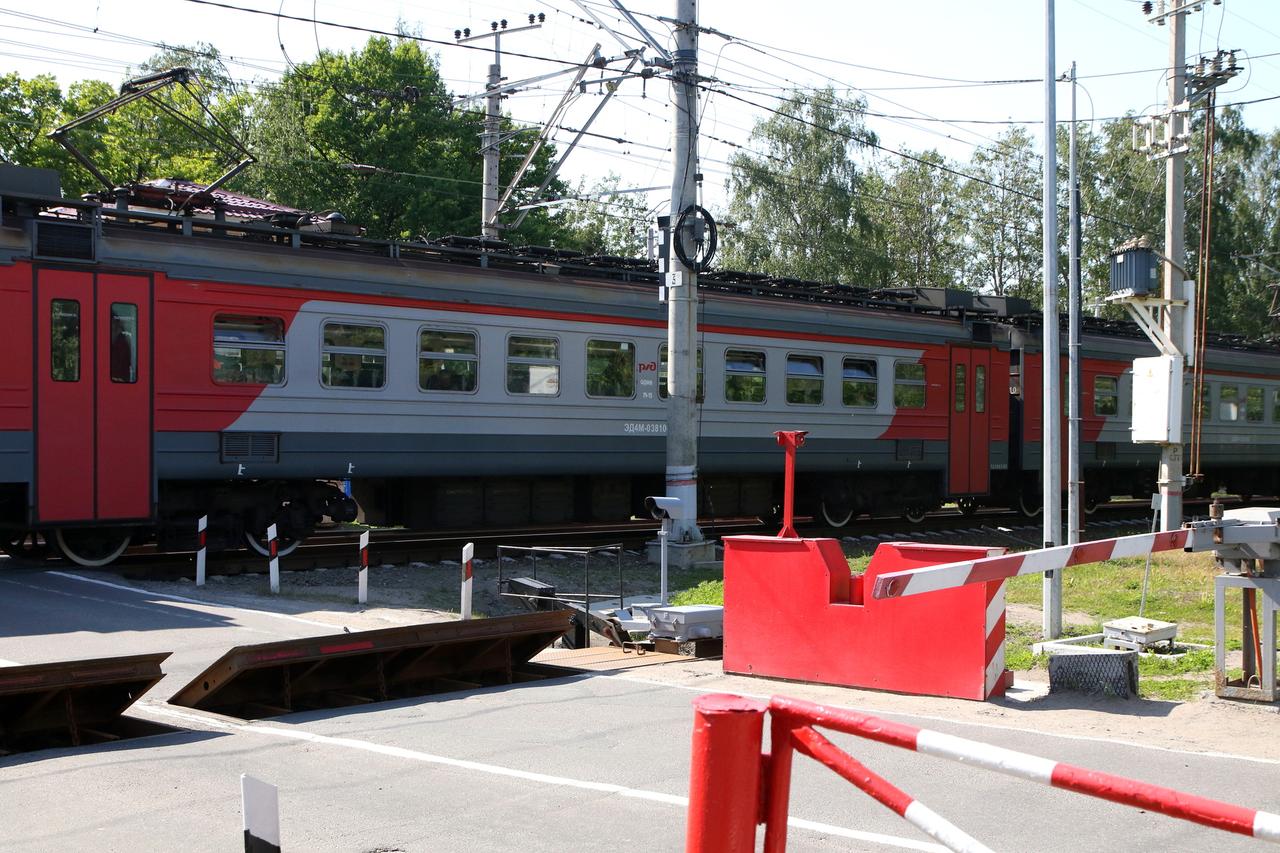 Подросток-зацепер погиб от удара током на крыше подмосковной электрички