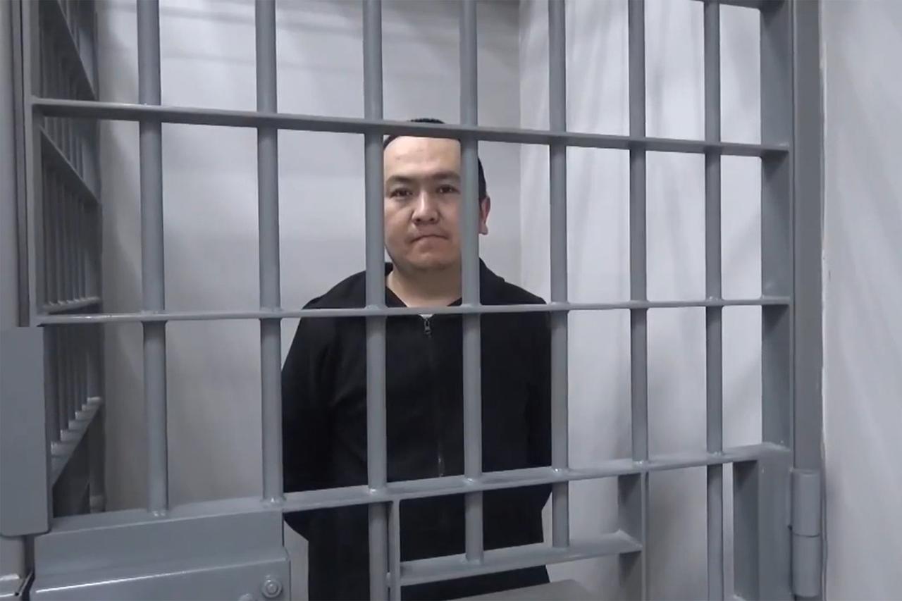 Жесткое задержание курьера мошенников в Подмосковье попало на видео