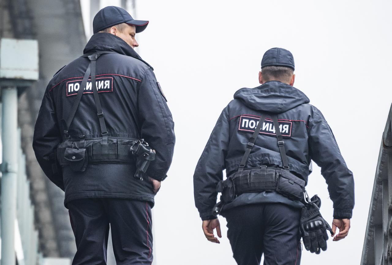 Совершивший разбой стрелок-профессионал встретил полицейских с оружием в руках