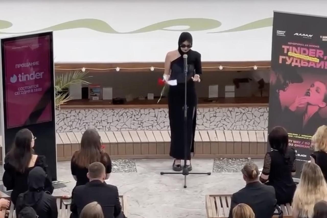 Россияне устроили поминки по Tinder и попали на видео