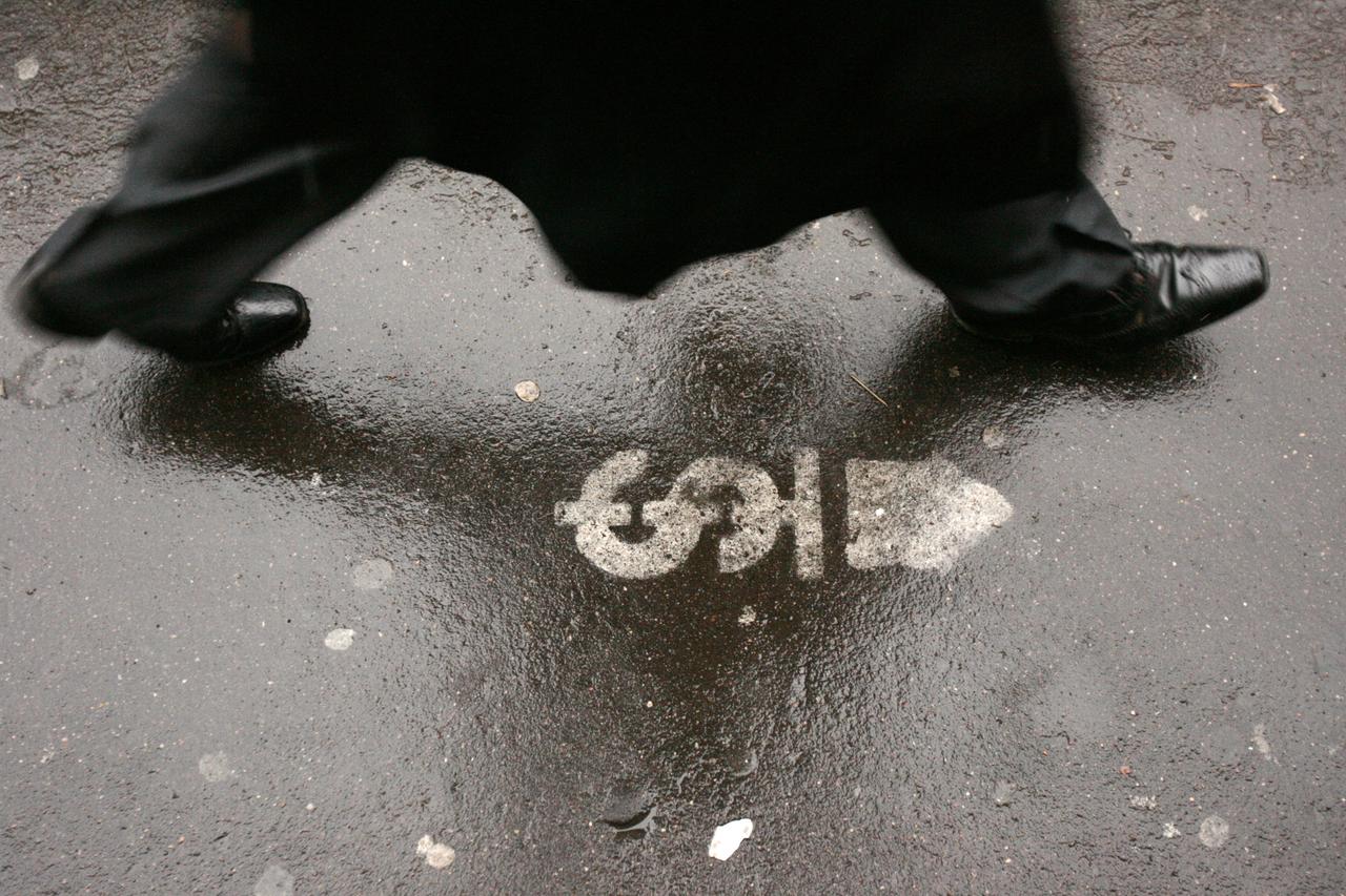 Москвичи вспомнили популярную схему обмана при обмене валют в 90-е годы