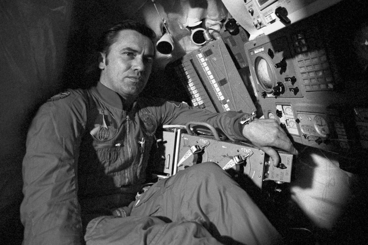 Легендарный советский летчик умер в Подмосковье