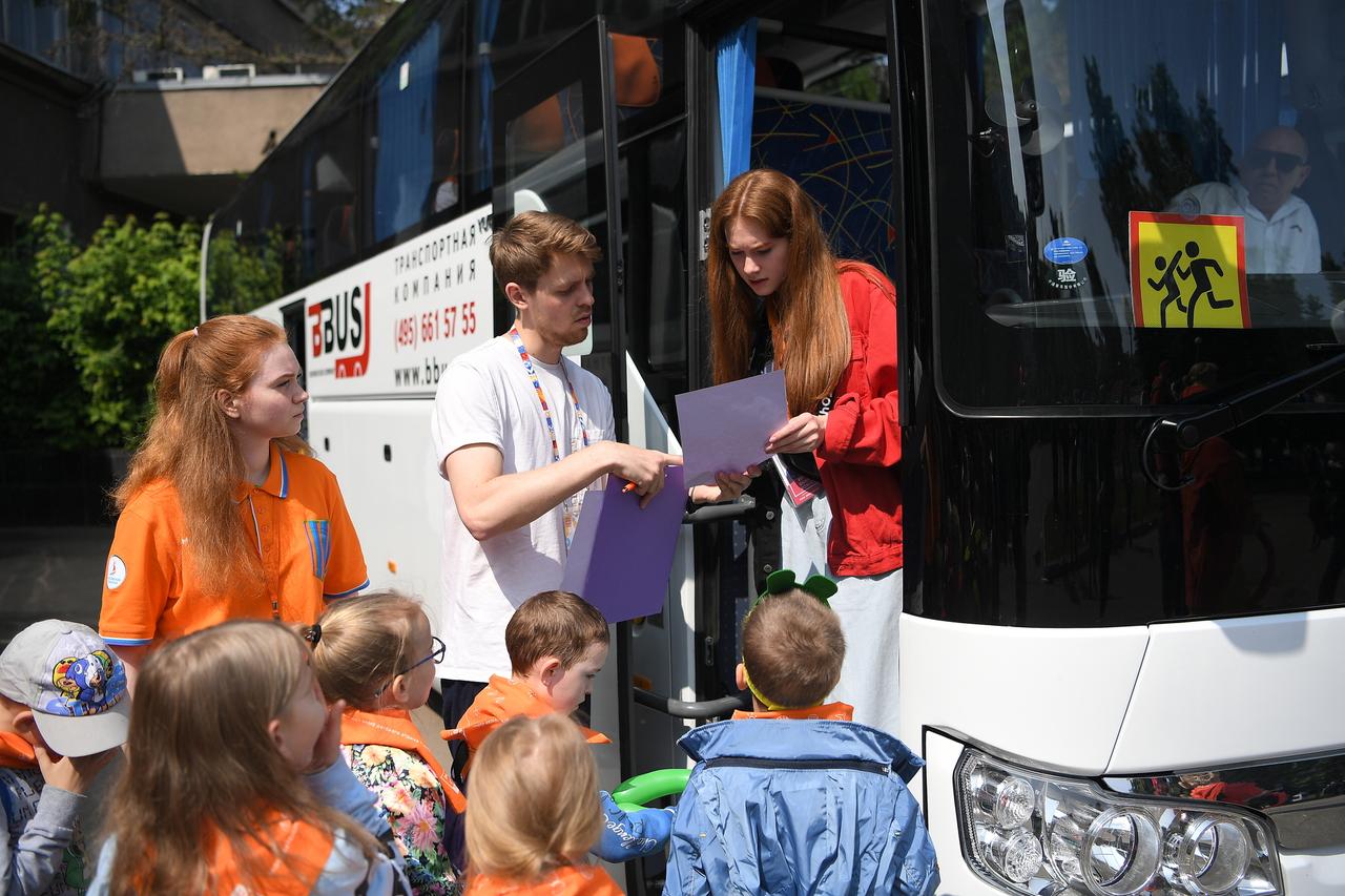 Психолог назвала плюсы и минусы поездок в детский лагерь