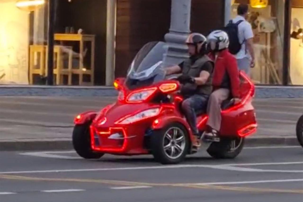 «Романтик-байк» на улице Москвы попал на видео