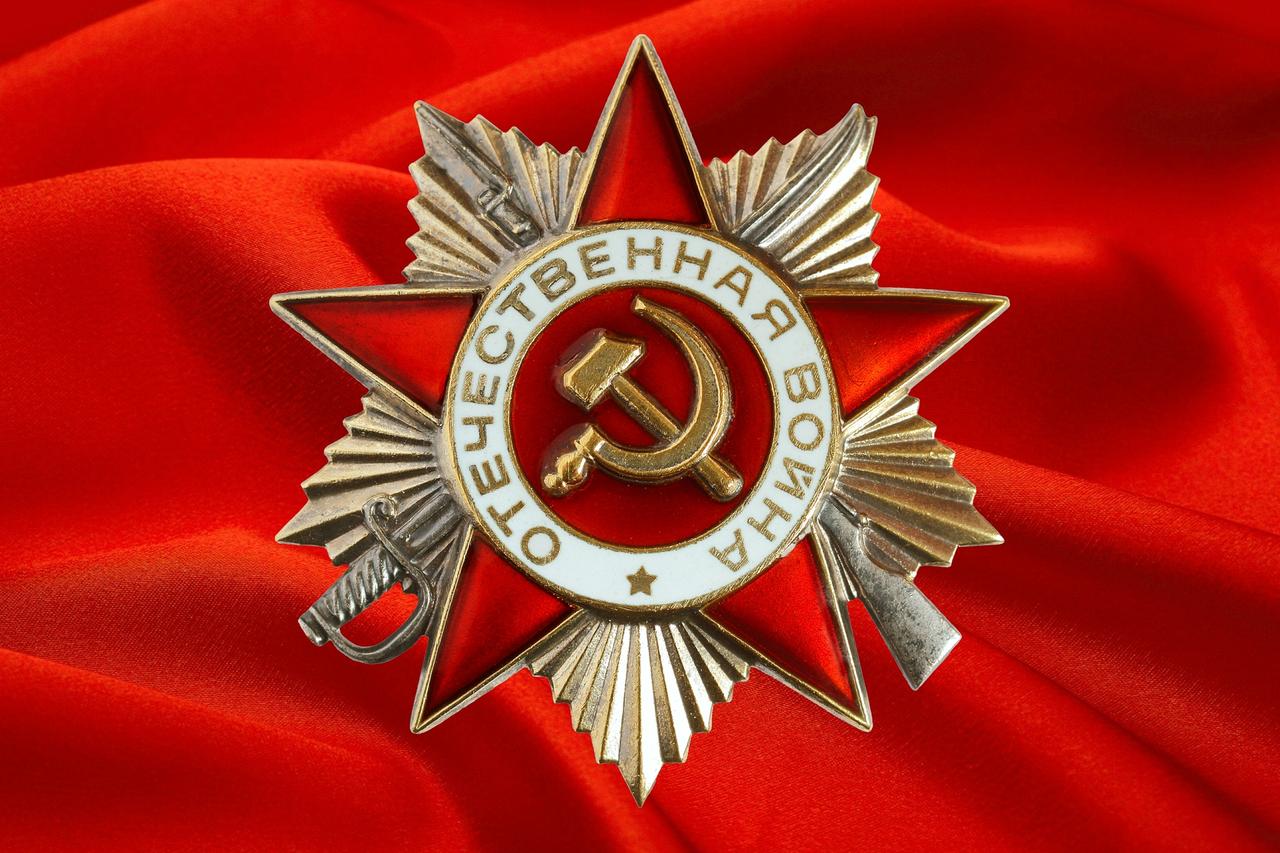 Вывоз боевых советских медалей и орденов пресекли в столичном аэропорту