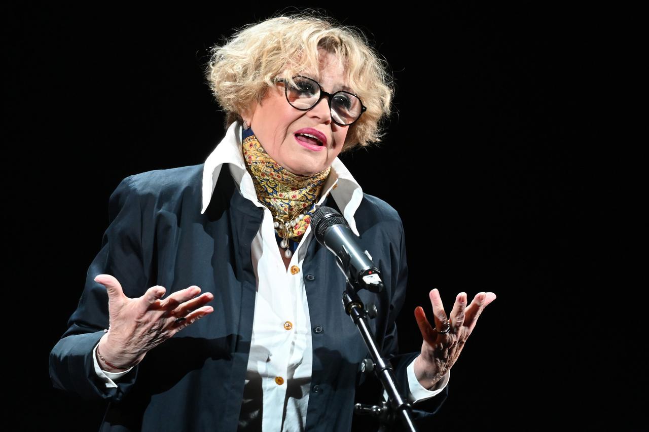 Актрису Неелову экстренно доставили в больницу в тяжелом состоянии