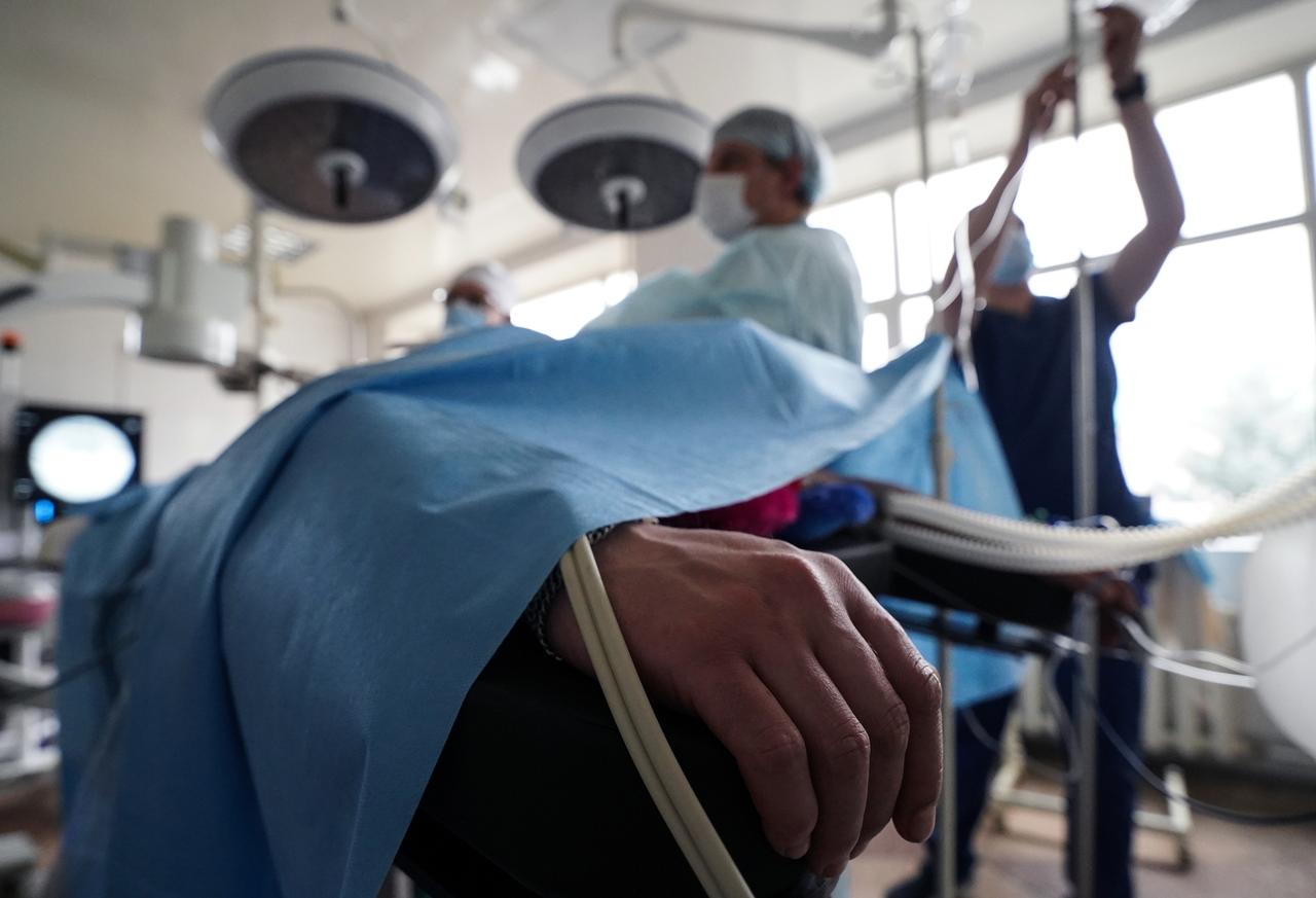 Житель Подмосковья едва не умер от разрыва пищевода из-за переедания