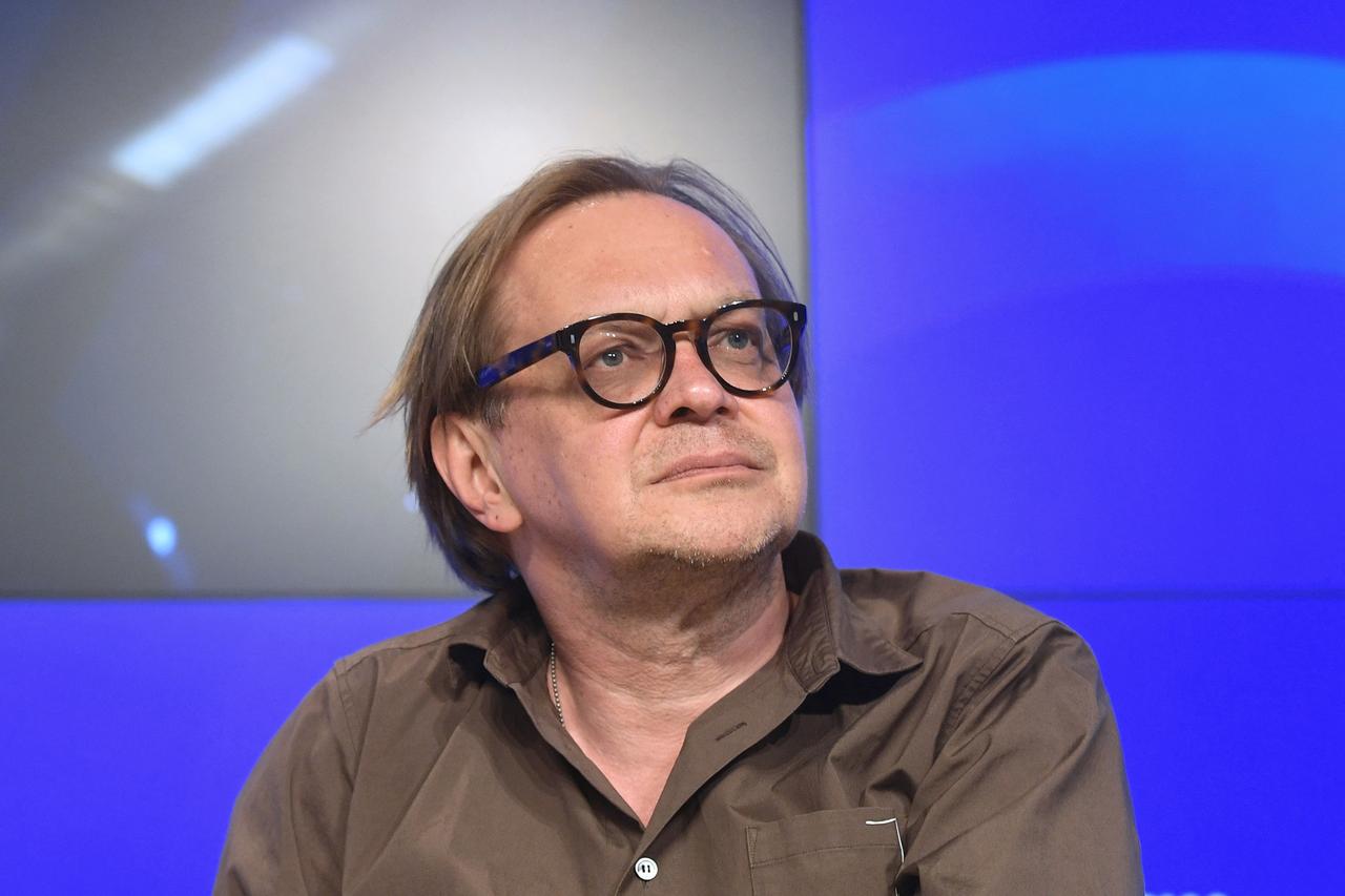 Актер из фильма о Джеймсе Бонде рассказал о работе с российскими звездами