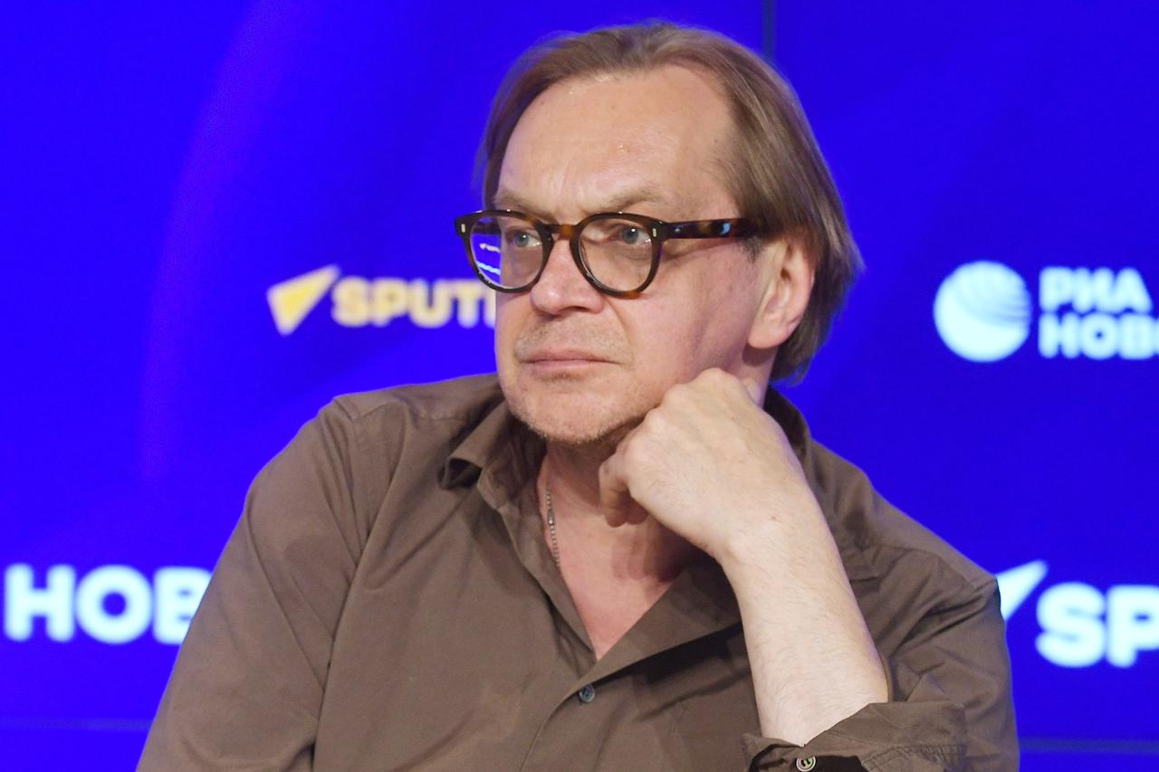 Российско-американский актер обвинил Богомолова в разрушении русского театра